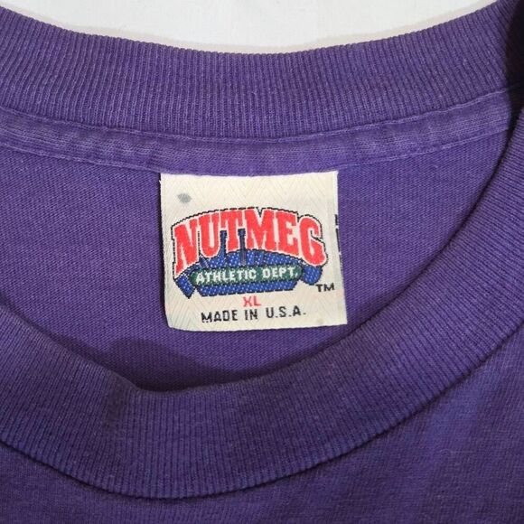 MAGIC JOHNSON LAKERS NUTMEG NBA SINGLE STICH MENS VINTAGE PURPLE T-SHIRT SIZE XL - Picture 2 of 7